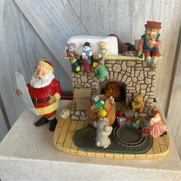 Hallmark Santas Favorite Stop Fireplace 1993 in Box 2 Signatures - Picture 2 of 9